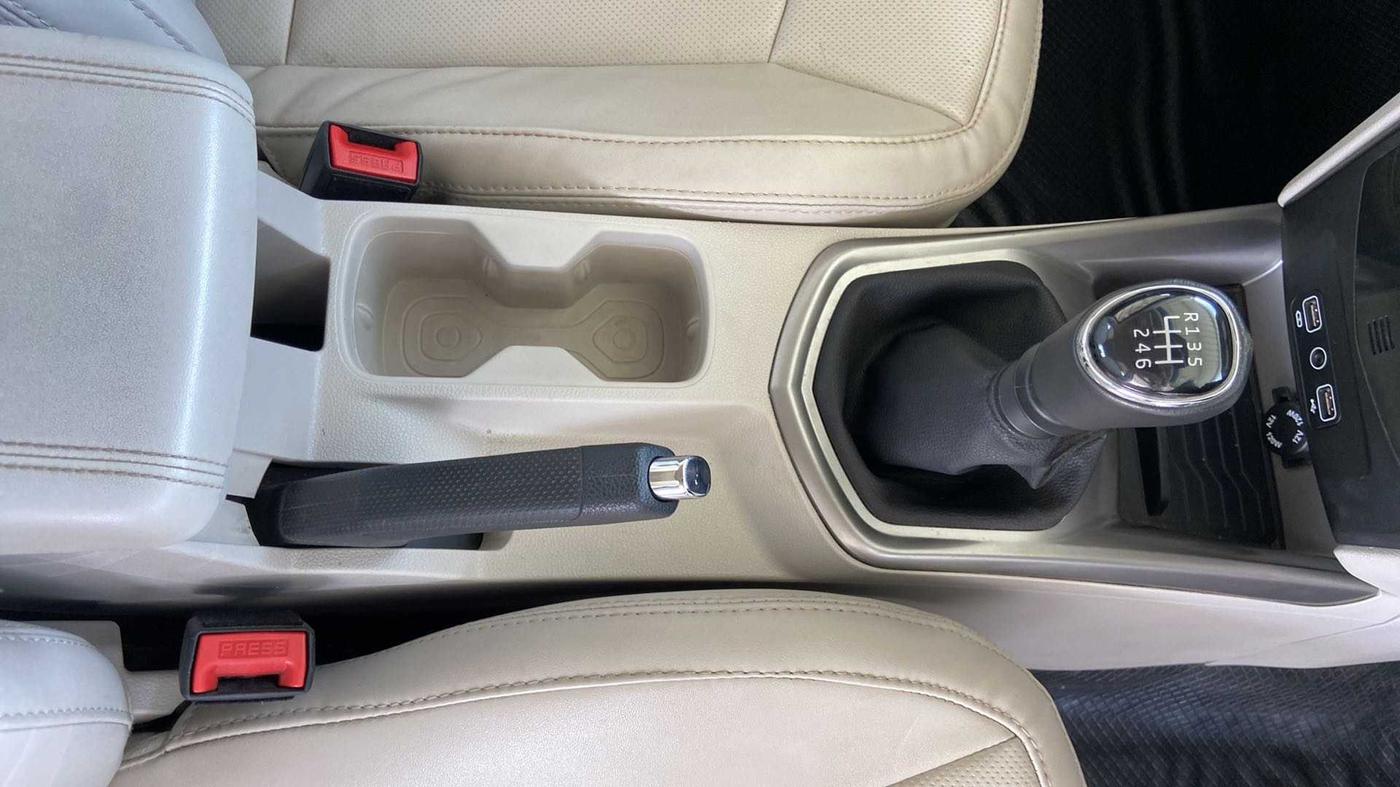 2022 Mahindra XUV300 W8 (O) 1.2 PETROL, Petrol, Manual, 14,357 km, Gear Lever