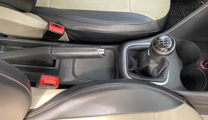 2013 Volkswagen Polo HIGHLINE1.2L, Petrol, Manual, 75,495 km, Gear Lever