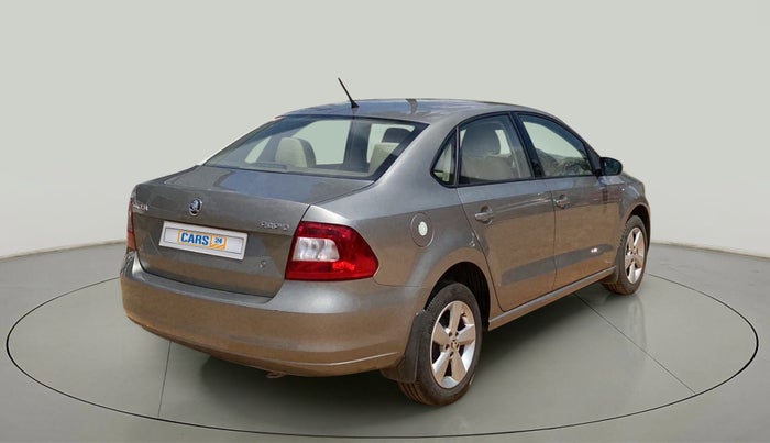 2016 Skoda Rapid 1.6 MPI STYLE AT, Petrol, Automatic, 35,416 km, Right Back Diagonal