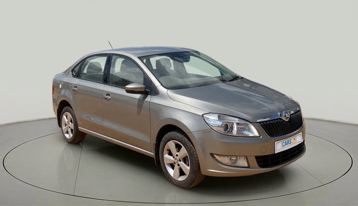 2016 Skoda Rapid 1.6 MPI STYLE AT, Petrol, Automatic, 35,416 km, Right Front Diagonal
