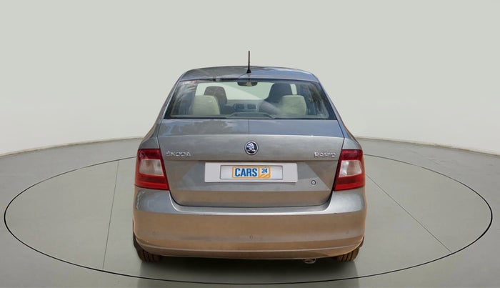 2016 Skoda Rapid 1.6 MPI STYLE AT, Petrol, Automatic, 35,416 km, Back/Rear