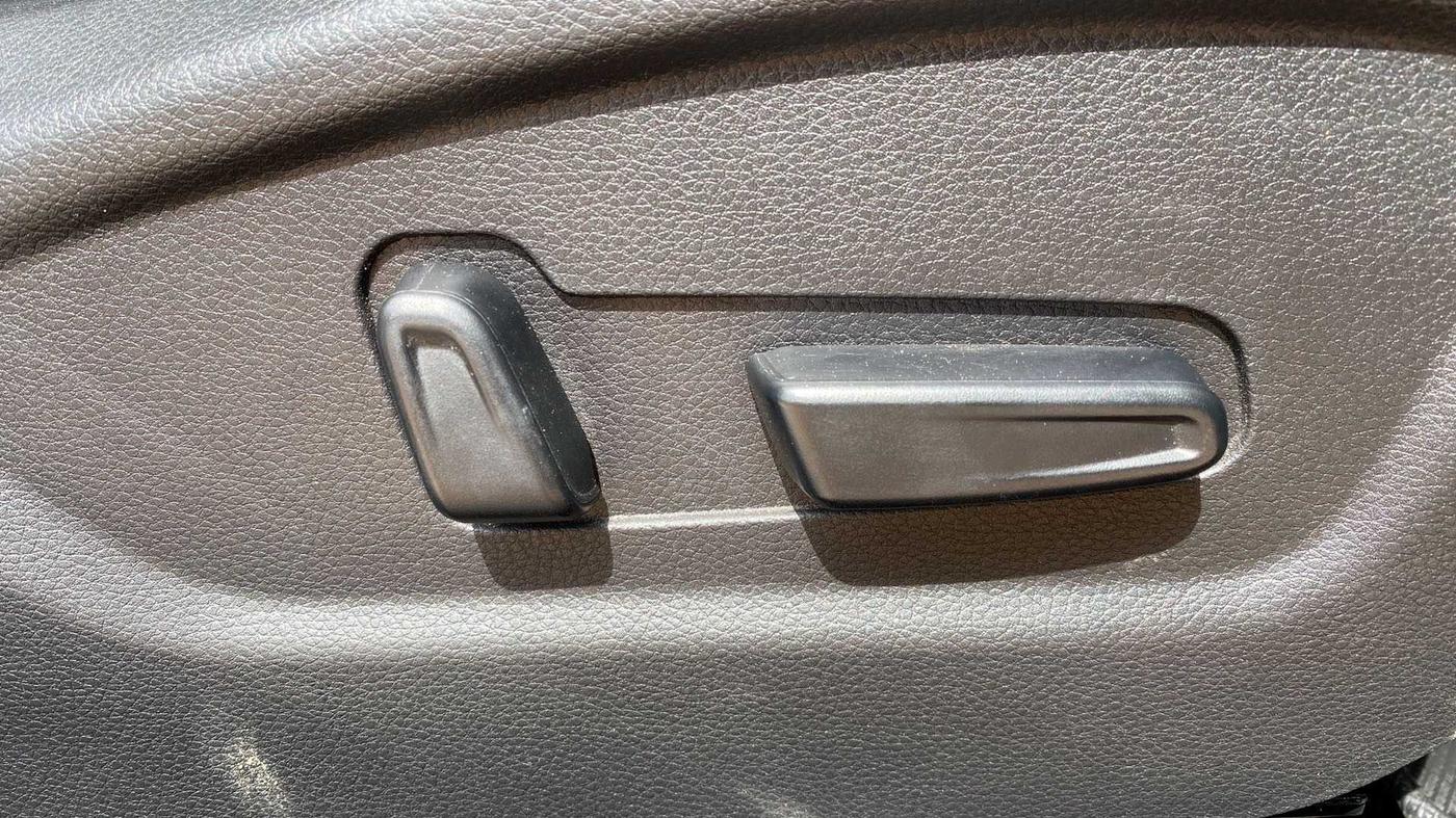 2022 KIA SELTOS GTX (O) 1.4, Petrol, Manual, 8,827 km, Driver Side Adjustment Panel