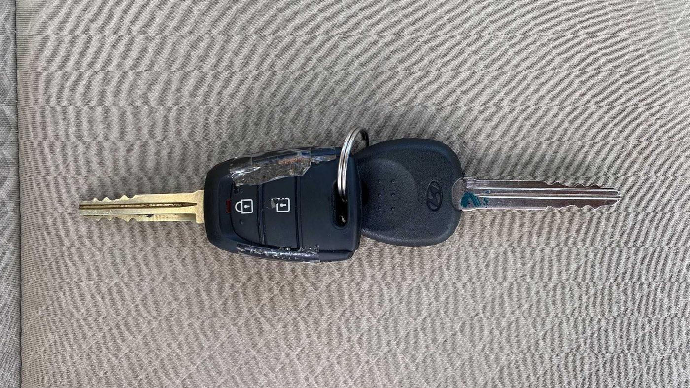 2022 Hyundai NEW SANTRO SPORTZ MT, Petrol, Manual, 19,934 km, Key Close Up