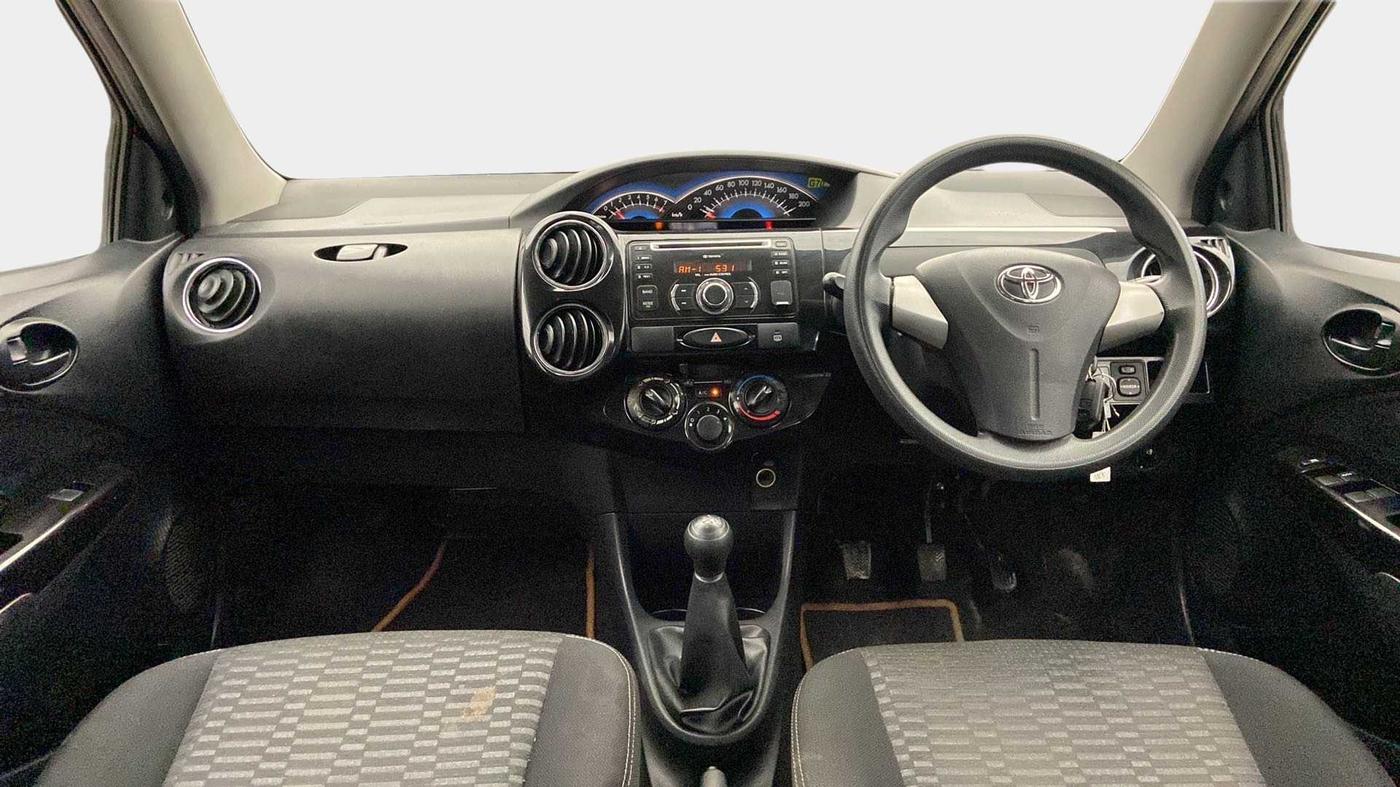 2015 Toyota Etios CROSS 1.2 G, Petrol, Manual, 45,032 km, Dashboard