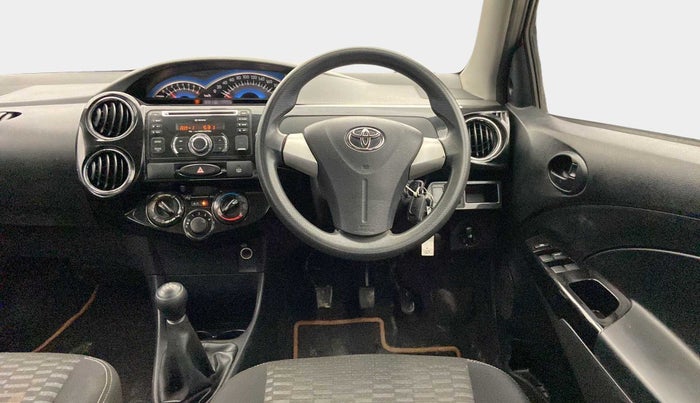 2015 Toyota Etios CROSS 1.2 G, Petrol, Manual, 45,032 km, Steering Wheel Close Up