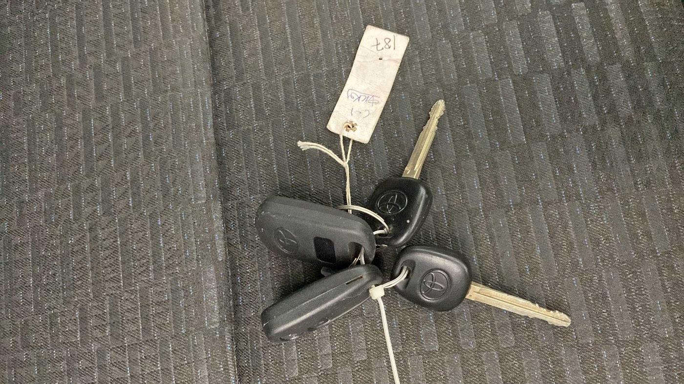 2015 Toyota Etios CROSS 1.2 G, Petrol, Manual, 45,032 km, Key Close Up