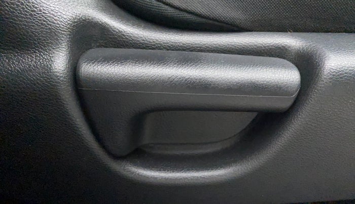 2017 Honda WR-V 1.5L I-DTEC VX MT, Diesel, Manual, 67,025 km, Driver Side Adjustment Panel