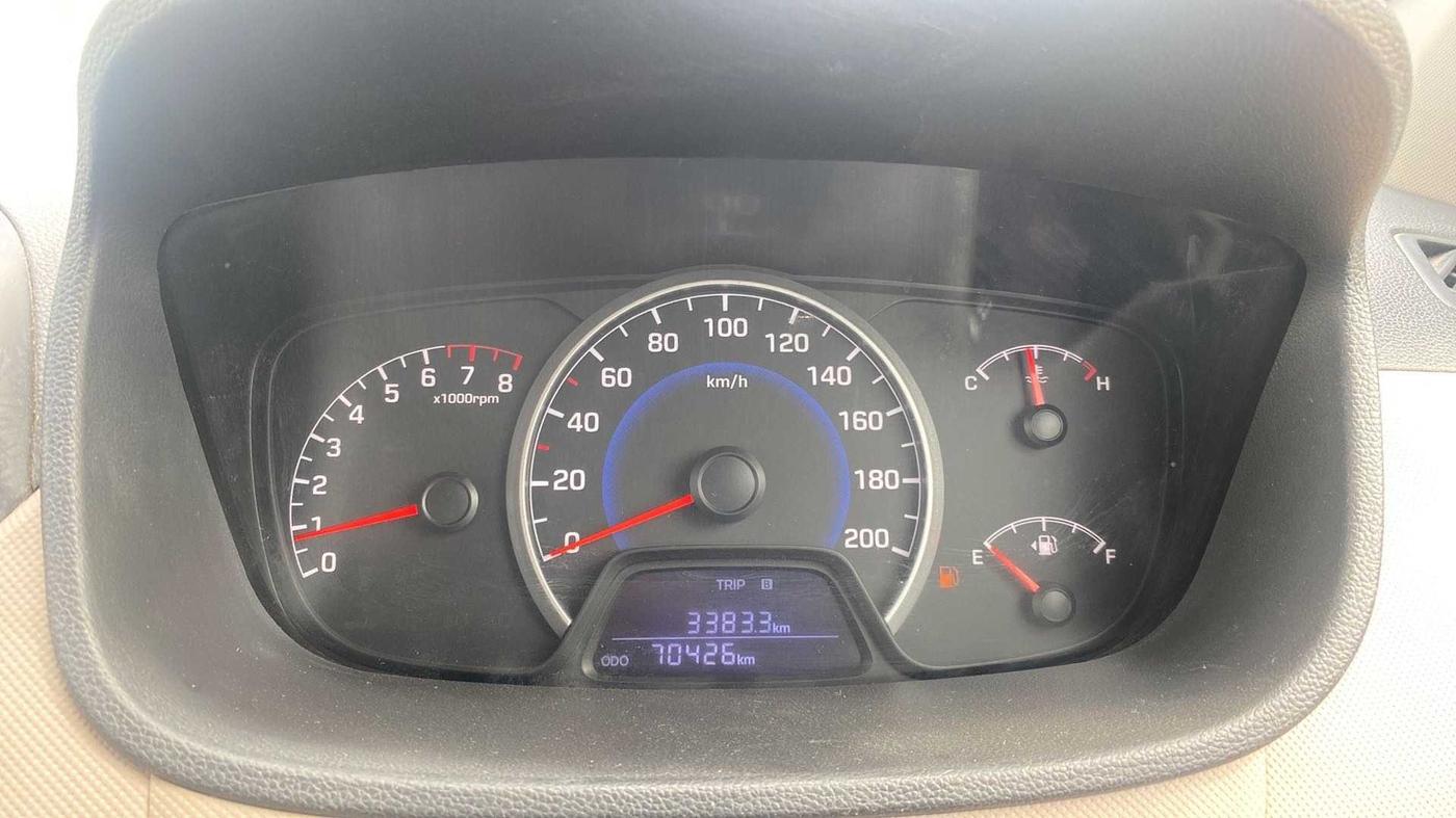 2016 Hyundai Grand i10 SPORTZ 1.2 KAPPA VTVT, Petrol, Manual, 70,403 km, Odometer Image