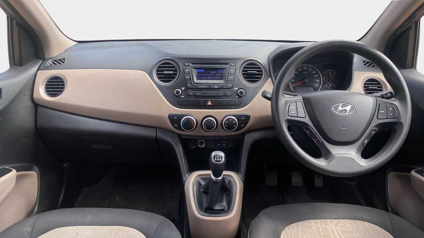 2016 Hyundai Grand i10 SPORTZ 1.2 KAPPA VTVT, Petrol, Manual, 70,403 km, Dashboard