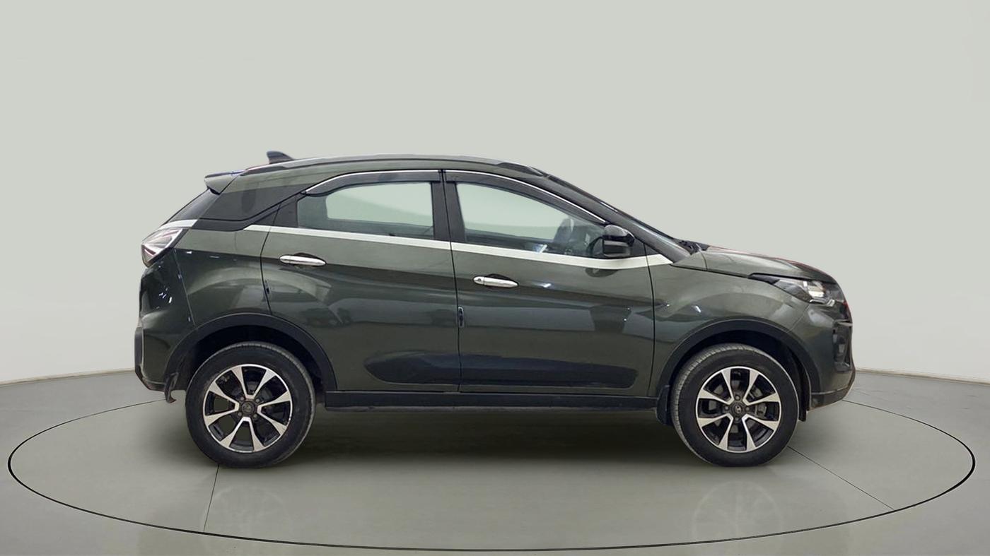 2022 Tata NEXON XZ PETROL, Petrol, Manual, 17,208 km, Right Side View