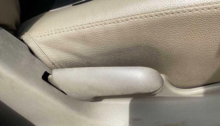 2015 Maruti Celerio VXI, Petrol, Manual, 39,806 km, Driver Side Adjustment Panel