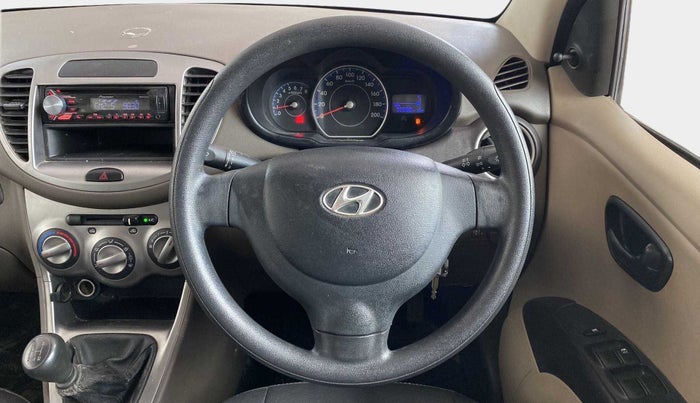 2016 Hyundai i10 MAGNA 1.1, Petrol, Manual, 32,678 km, Steering Wheel Close Up