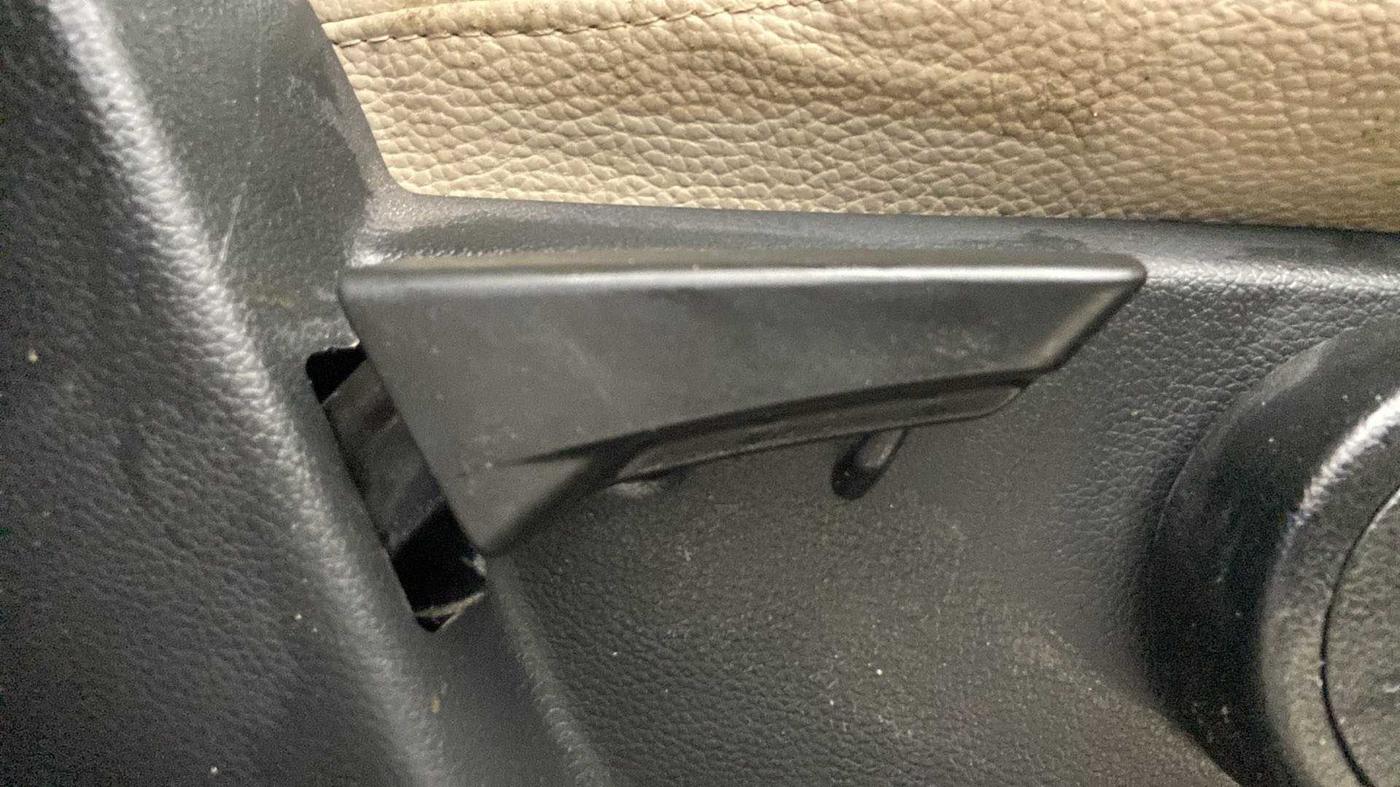 2021 Mahindra Thar LX PETROL HT 4WD AT, Petrol, Automatic, 33,332 km, Driver Side Adjustment Panel