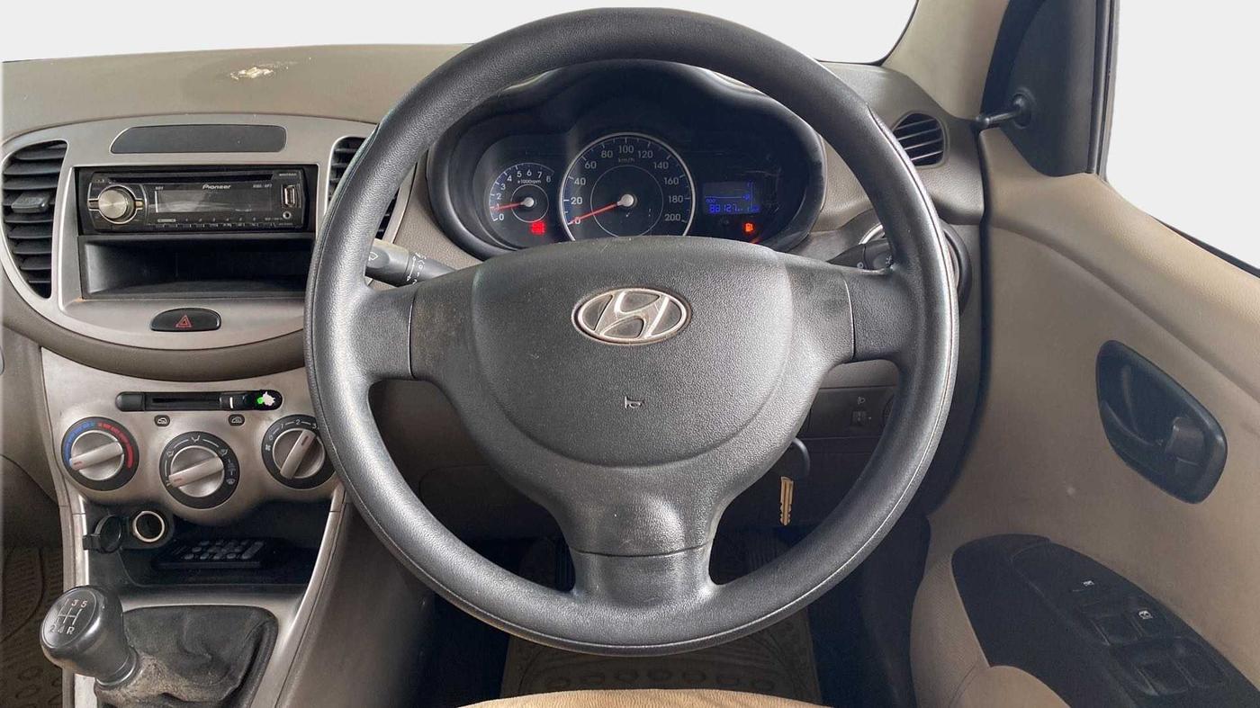 2013 Hyundai i10 MAGNA 1.1, Petrol, Manual, 88,118 km, Steering Wheel Close Up