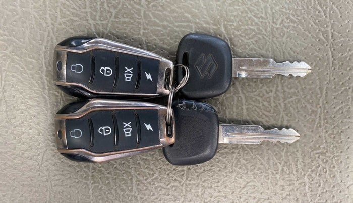 2022 Maruti Eeco 5 STR AC (O), Petrol, Manual, 21,585 km, Key Close Up