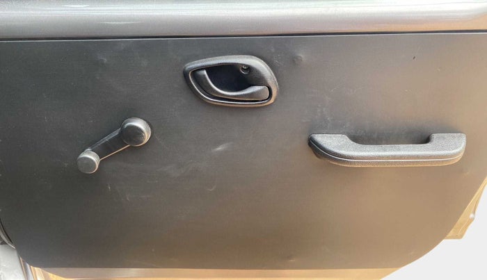 2022 Maruti Eeco 5 STR AC (O), Petrol, Manual, 21,585 km, Driver Side Door Panels Control