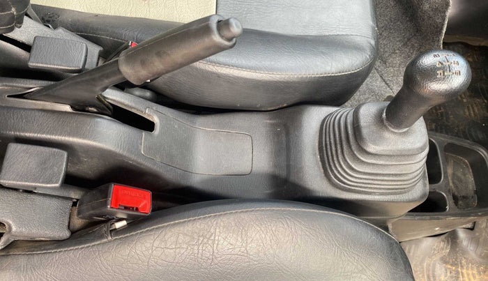 2022 Maruti Eeco 5 STR AC (O), Petrol, Manual, 21,585 km, Gear Lever