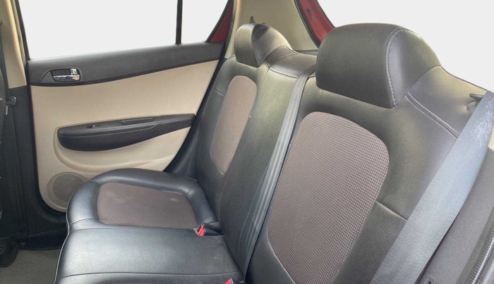 2013 Hyundai i20 MAGNA 1.2, Petrol, Manual, 17,334 km, Right Side Rear Door Cabin