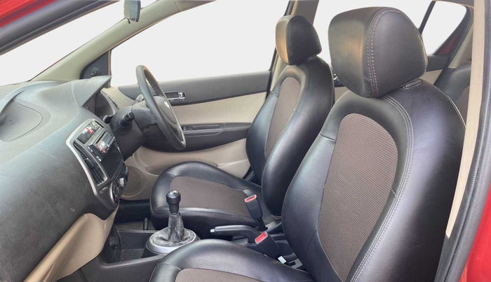 2013 Hyundai i20 MAGNA 1.2, Petrol, Manual, 17,334 km, Right Side Front Door Cabin