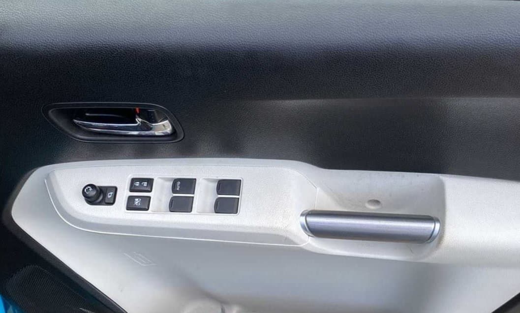2022 Maruti IGNIS ZETA 1.2, Petrol, Manual, 20,660 km, Driver Side Door Panels Control