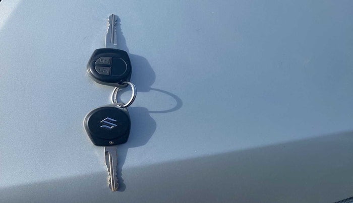 2013 Maruti Swift Dzire VXI, Petrol, Manual, 88,594 km, Key Close Up