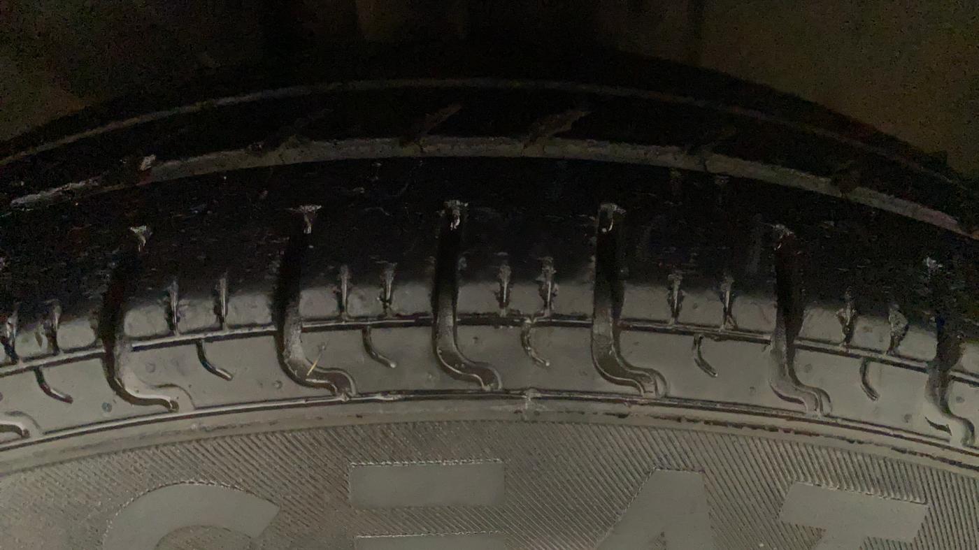 2018 Datsun Redi Go T(O) 1.0 AMT, Petrol, Automatic, 37,723 km, Right Front Tyre Tread