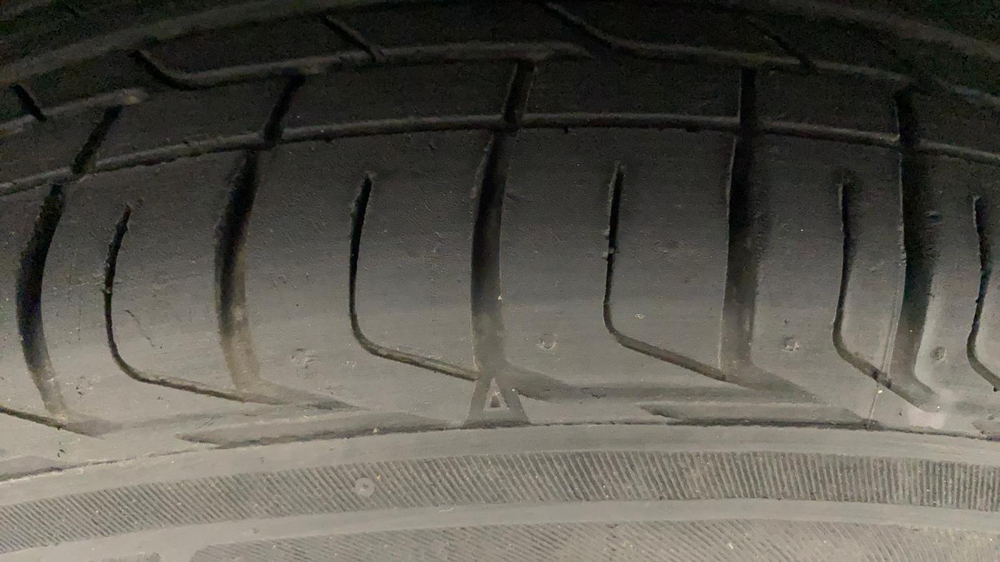 2021 Tata NEXON XZA PLUS PETROL DARK EDITION, Petrol, Automatic, 33,145 km, Right Front Tyre Tread