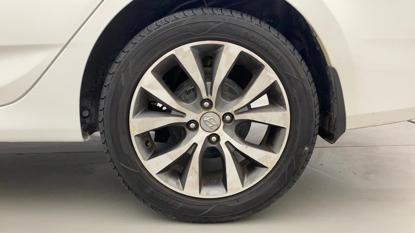 2017 Hyundai Verna 1.6 VTVT SX, Petrol, Manual, 63,689 km, Left Rear Wheel
