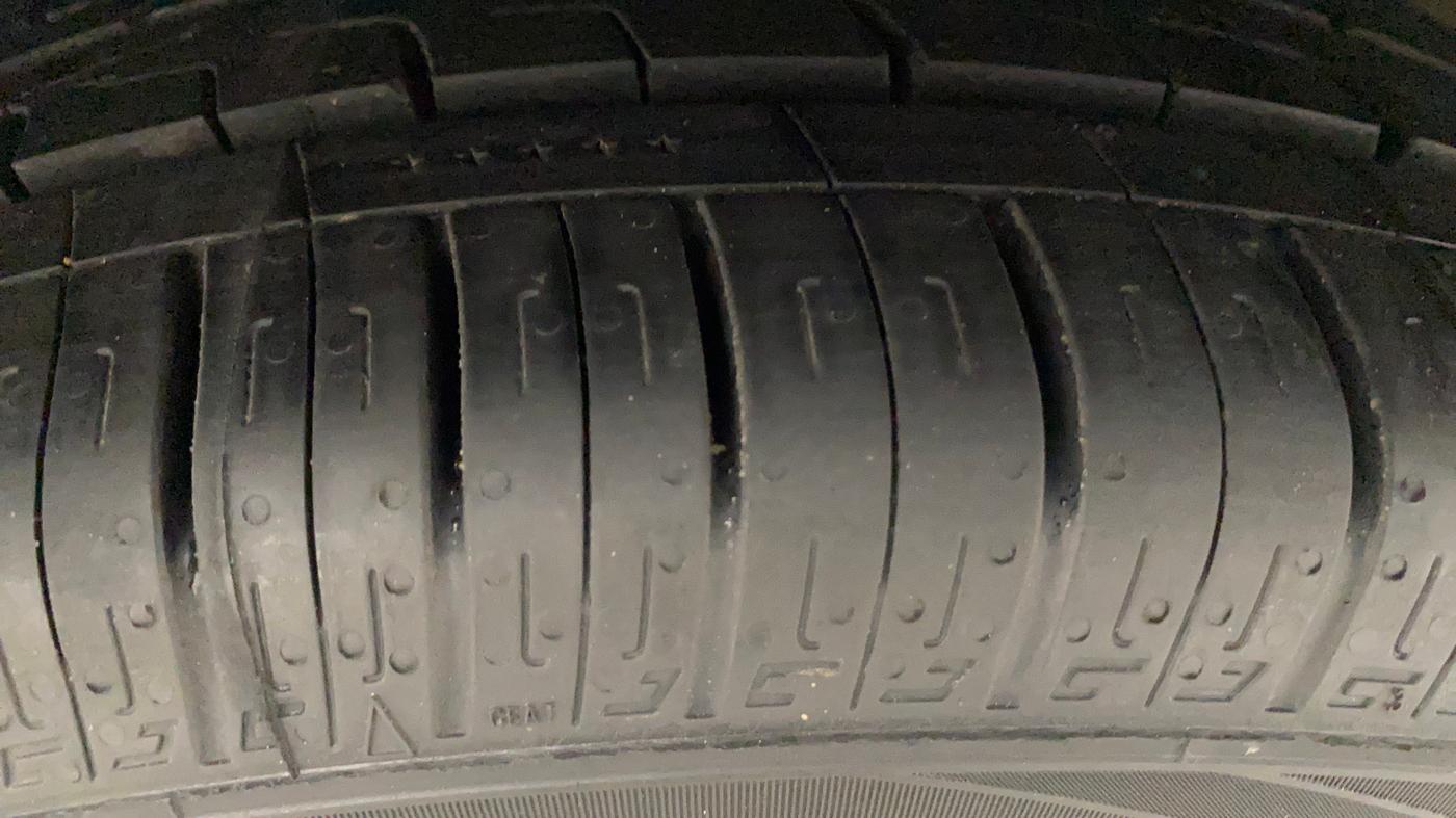 2017 Hyundai Verna 1.6 VTVT SX, Petrol, Manual, 63,689 km, Right Front Tyre Tread