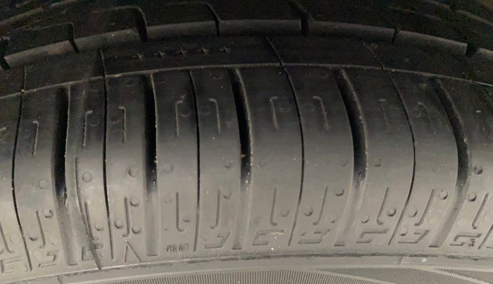 2017 Hyundai Verna 1.6 VTVT SX, Petrol, Manual, 63,689 km, Right Front Tyre Tread