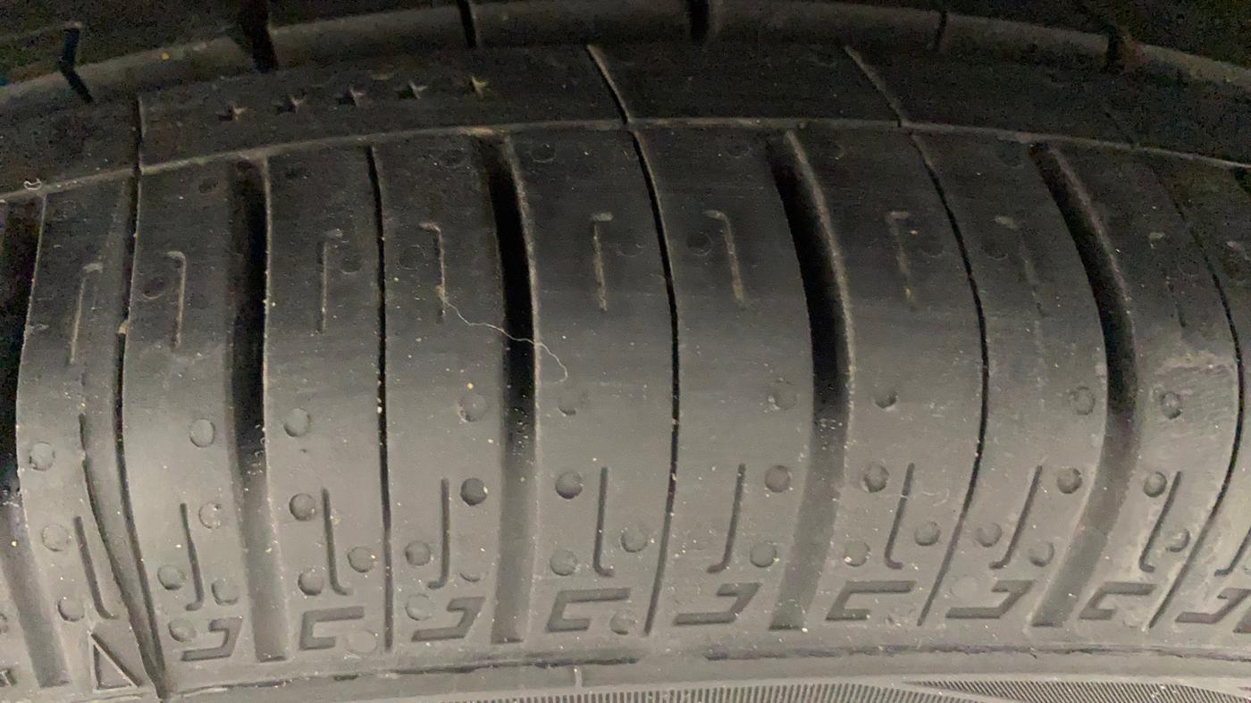 2017 Hyundai Verna 1.6 VTVT SX, Petrol, Manual, 63,689 km, Left Front Tyre Tread