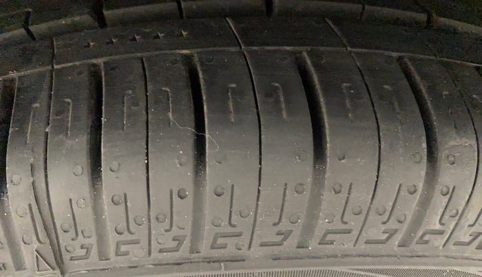 2017 Hyundai Verna 1.6 VTVT SX, Petrol, Manual, 63,689 km, Left Front Tyre Tread