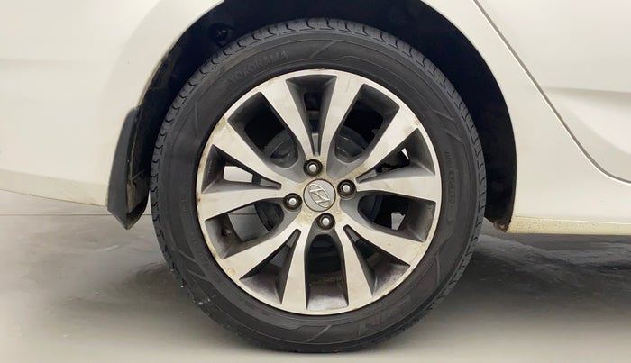 2017 Hyundai Verna 1.6 VTVT SX, Petrol, Manual, 63,689 km, Right Rear Wheel