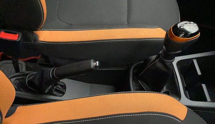 2021 Renault Kwid CLIMBER 1.0 (O), Petrol, Manual, 10,760 km, Gear Lever