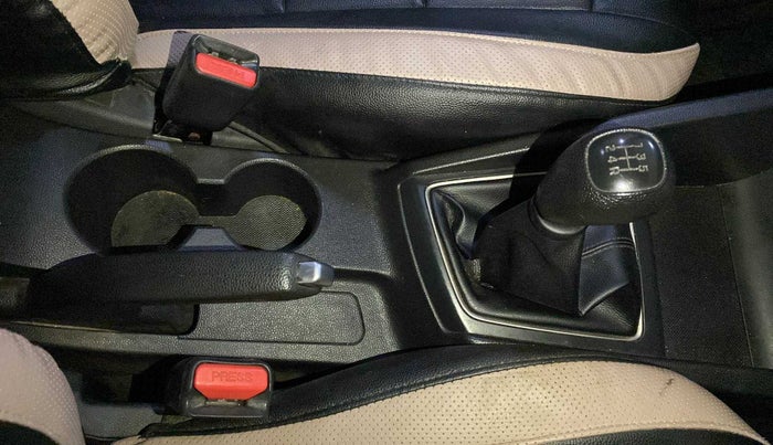 2016 Hyundai Elite i20 SPORTZ 1.2, Petrol, Manual, 47,525 km, Gear Lever