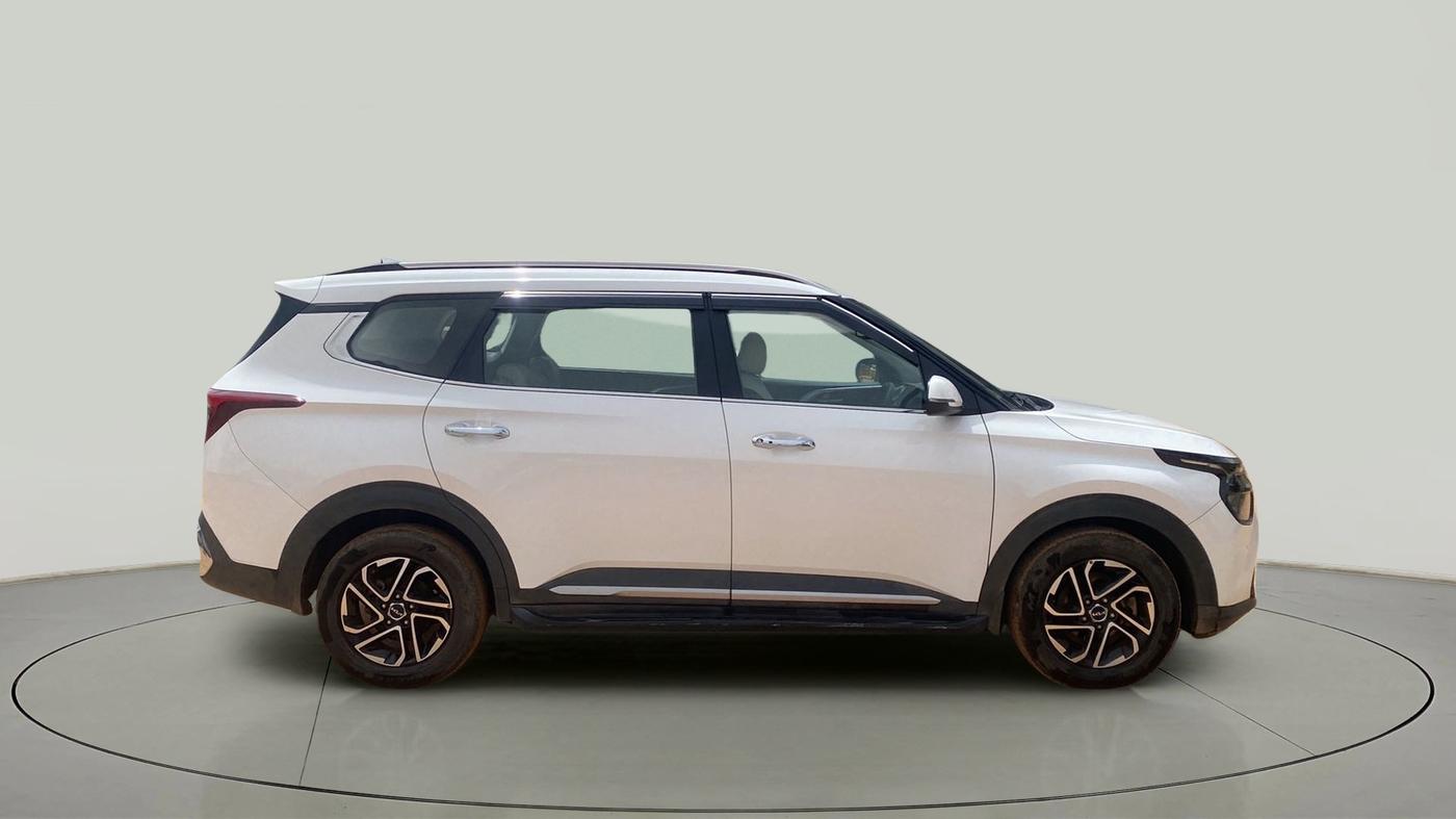 2022 KIA CARENS LUXURY PLUS 1.4 PETROL 7 STR, Petrol, Manual, 40,953 km, Right Side View