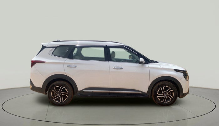 2022 KIA CARENS LUXURY PLUS 1.4 PETROL 7 STR, Petrol, Manual, 40,953 km, Right Side View