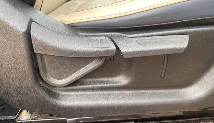 2022 KIA CARENS LUXURY PLUS 1.4 PETROL 7 STR, Petrol, Manual, 40,953 km, Driver Side Adjustment Panel