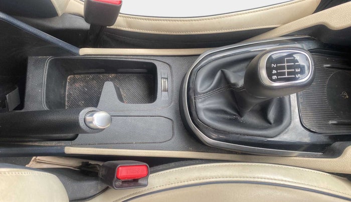 2022 KIA CARENS LUXURY PLUS 1.4 PETROL 7 STR, Petrol, Manual, 40,953 km, Gear Lever