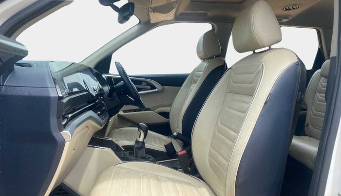 2022 KIA CARENS LUXURY PLUS 1.4 PETROL 7 STR, Petrol, Manual, 40,953 km, Right Side Front Door Cabin
