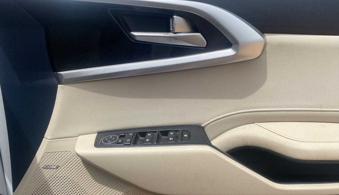 2022 KIA CARENS LUXURY PLUS 1.4 PETROL 7 STR, Petrol, Manual, 40,953 km, Driver Side Door Panels Control