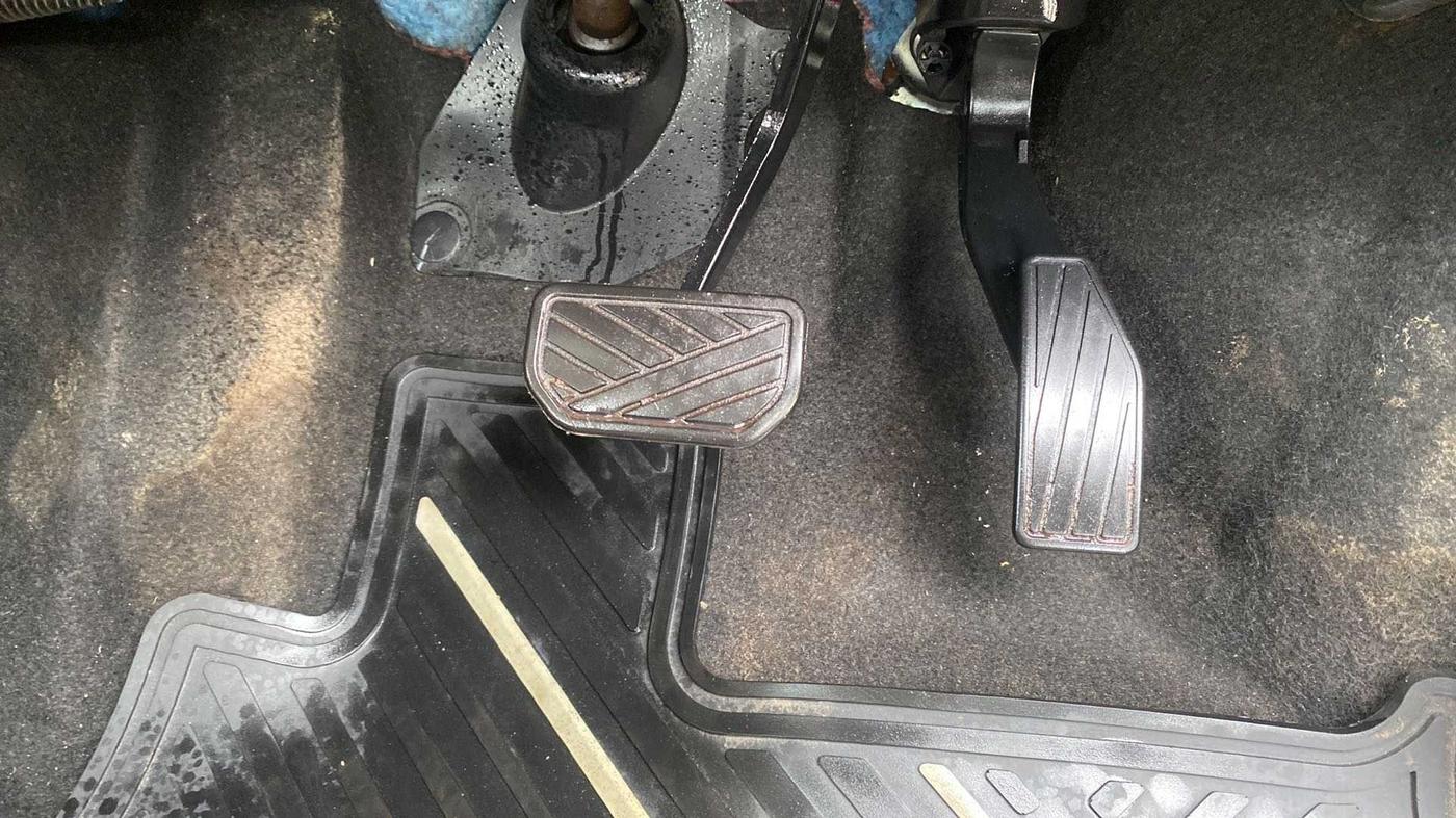 2017 Maruti IGNIS ZETA 1.2 AMT, Petrol, Automatic, 26,850 km, Pedals