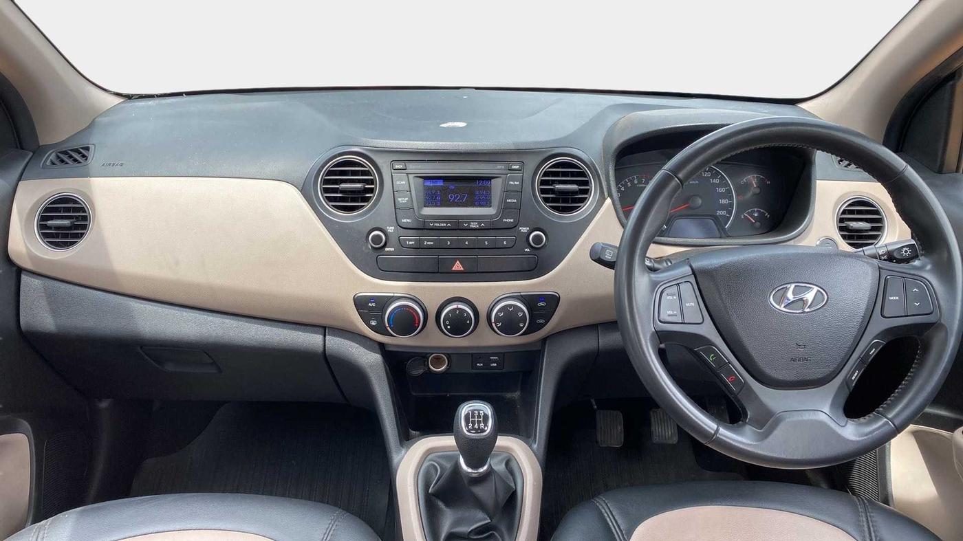 2016 Hyundai Grand i10 ASTA (O) 1.2 KAPPA VTVT, Petrol, Manual, 24,183 km, Dashboard