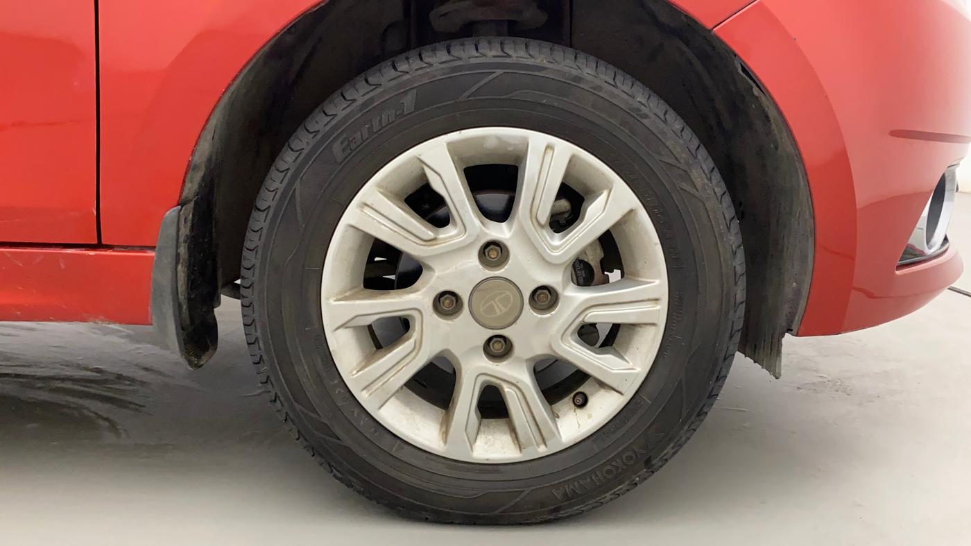 2018 Tata Tiago XZA PETROL, Petrol, Automatic, 83,707 km, Right Front Wheel