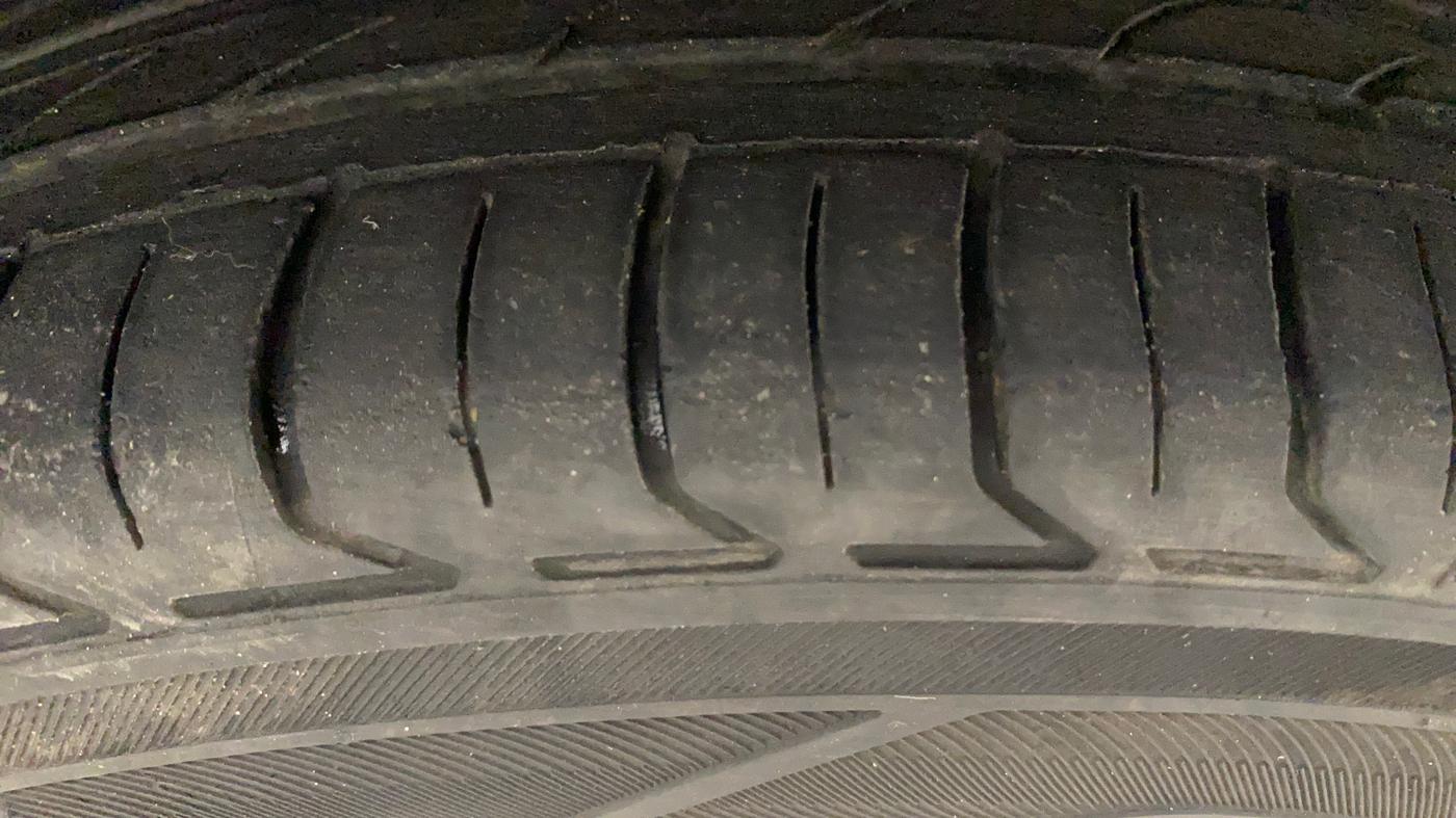 2018 Tata Tiago XZA PETROL, Petrol, Automatic, 83,707 km, Right Front Tyre Tread