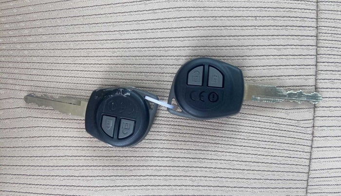 2022 Maruti Ertiga VXI SHVS, Petrol, Manual, 9,884 km, Key Close Up