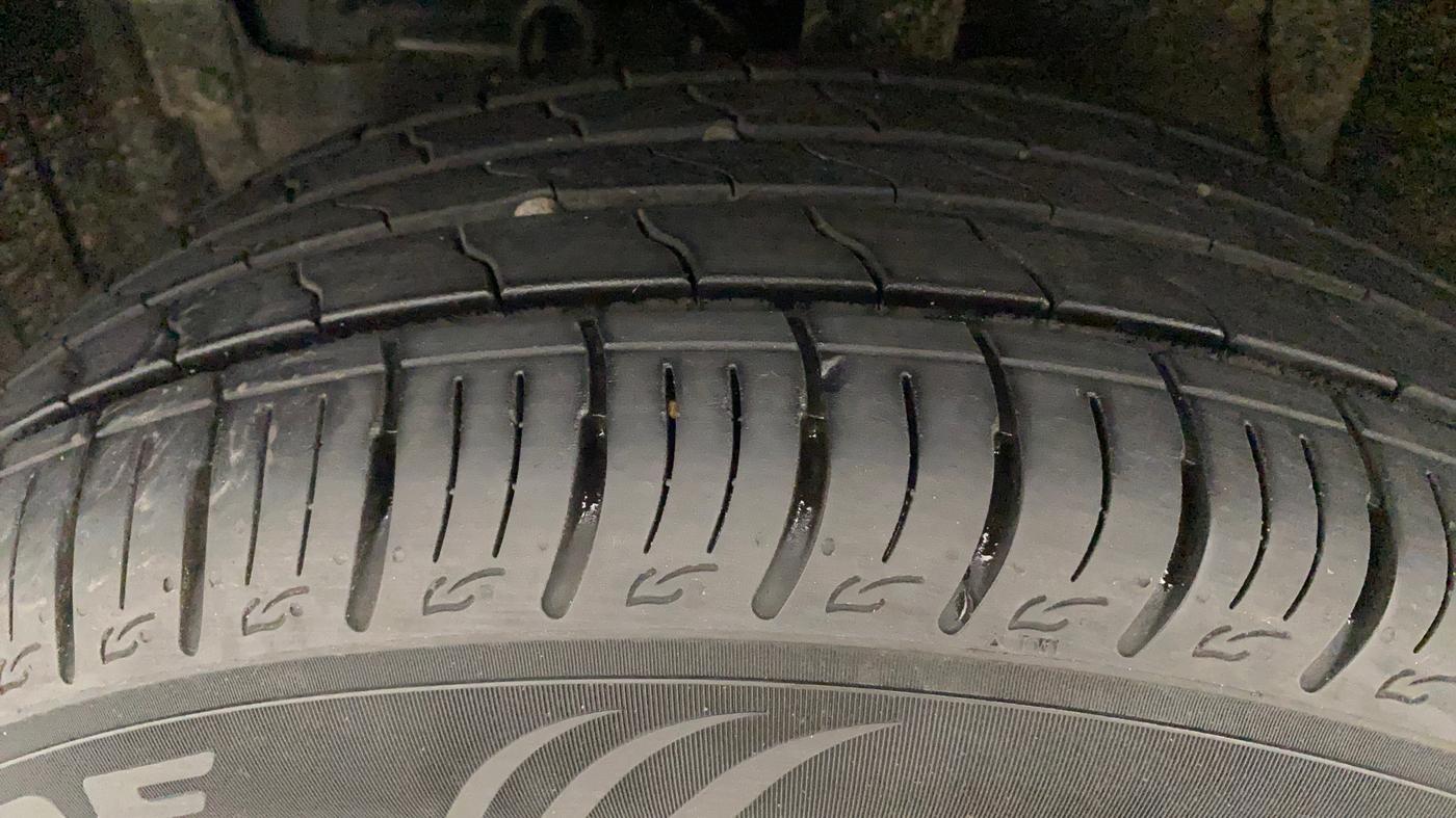 2022 Maruti Vitara Brezza VXI AT SHVS, Petrol, Automatic, 1,040 km, Left Front Tyre Tread