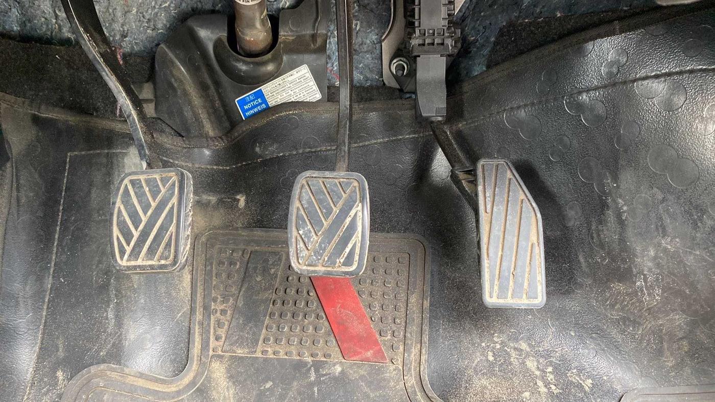 2019 Maruti Swift VXI, Petrol, Manual, 23,978 km, Pedals
