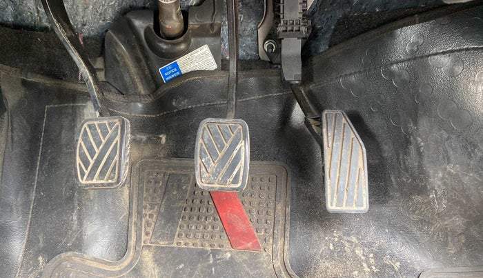 2019 Maruti Swift VXI, Petrol, Manual, 23,978 km, Pedals