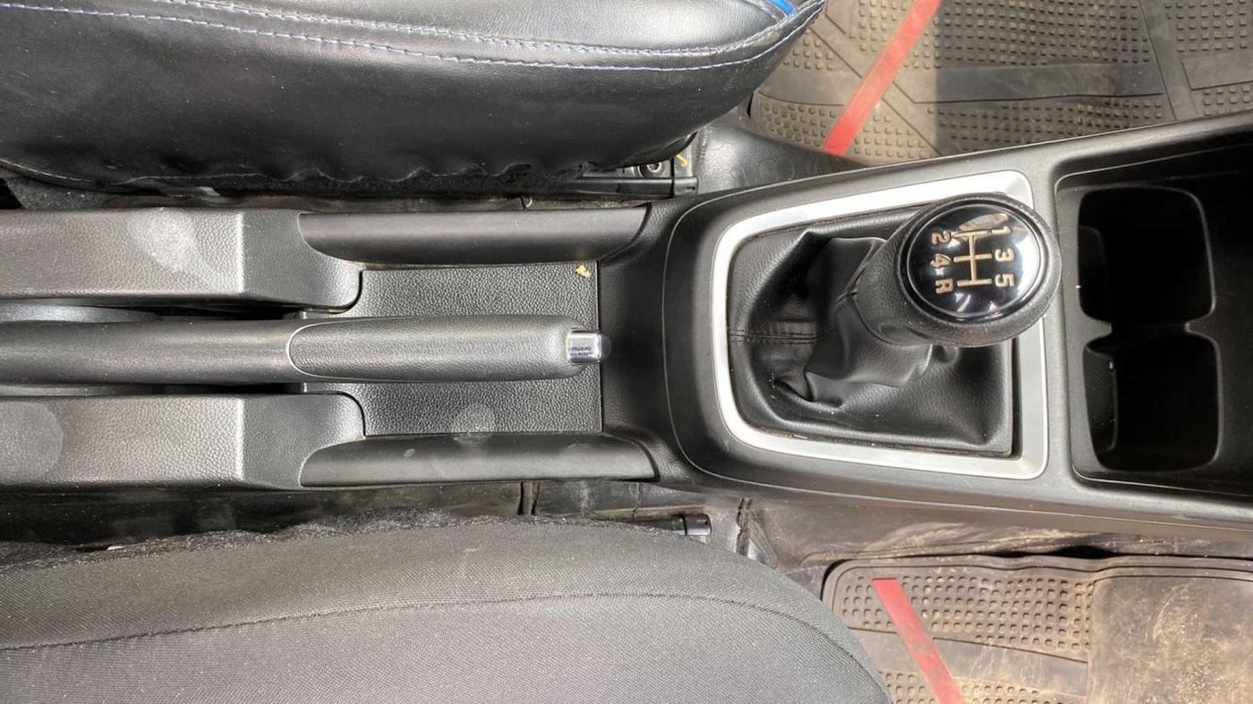 2019 Maruti Swift VXI, Petrol, Manual, 23,978 km, Gear Lever